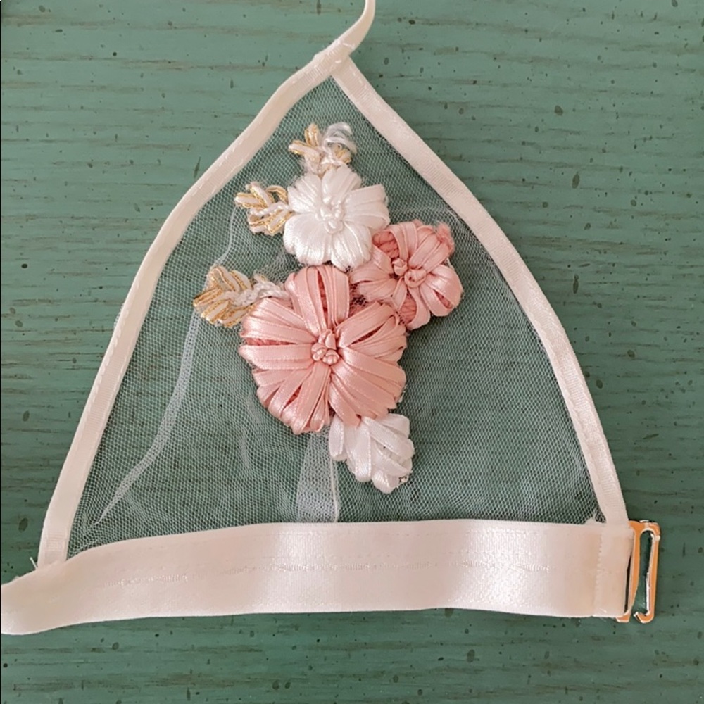 A La Folie white sheer/ribbon florets bralette - Picture 2 of 5